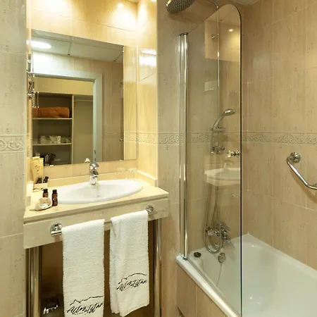 ホテル Altos De 4*